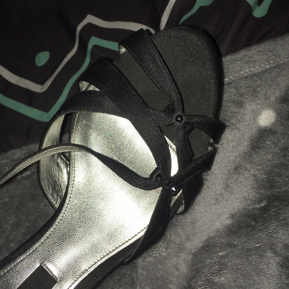 Shoes - Picture 2 of 4